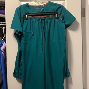 Hunter green heart soul scrubs! Top and bottom